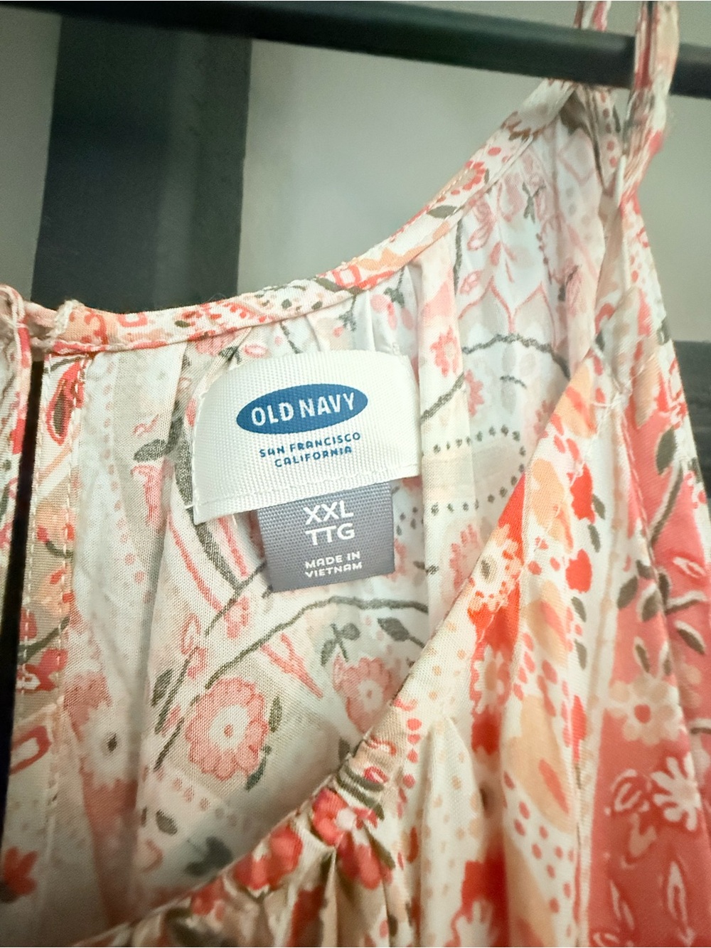 Sleeveless Paisley Maxi Dress in Coral and Cream - Picture 3 of 3